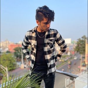 Meet your Posher, Chirag